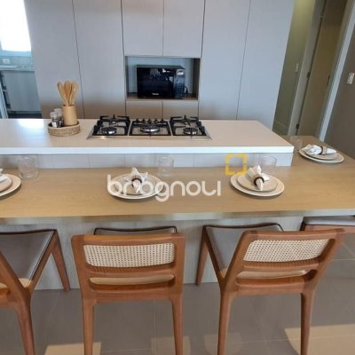 Cobertura com 316m², 4 quartos (sendo 4 suítes), 3 garagens, no bairro Cachoeira do Bom Jesus em Florianópolis
