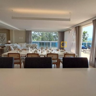 Cobertura com 316m², 4 quartos (sendo 4 suítes), 3 garagens, no bairro Cachoeira do Bom Jesus em Florianópolis