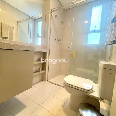 Apartamento com 128m², 3 quartos (sendo 3 suítes), 2 garagens, no bairro Cachoeira do Bom Jesus em Florianópolis