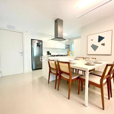 Apartamento com 128m², 3 quartos (sendo 3 suítes), 2 garagens, no bairro Cachoeira do Bom Jesus em Florianópolis