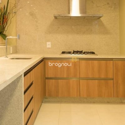 Apartamento com 128m², 3 quartos (sendo 3 suítes), 2 garagens, no bairro Cachoeira do Bom Jesus em Florianópolis