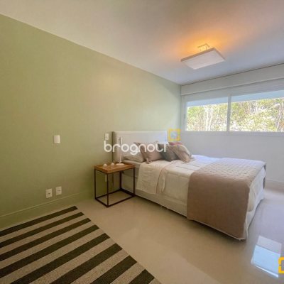 Apartamento com 128m², 3 quartos (sendo 3 suítes), 2 garagens, no bairro Cachoeira do Bom Jesus em Florianópolis