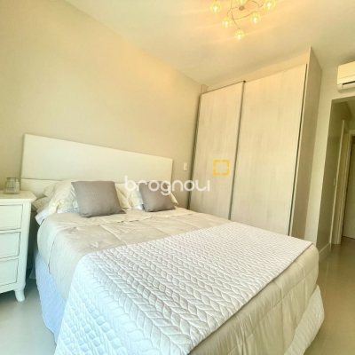 Apartamento com 137m², 4 quartos (sendo 3 suítes), 2 garagens, no bairro Cachoeira do Bom Jesus em Florianópolis