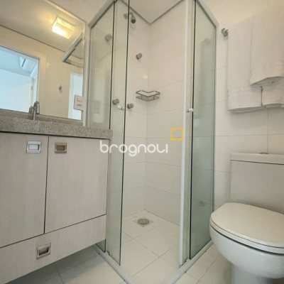 Apartamento com 137m², 4 quartos (sendo 3 suítes), 2 garagens, no bairro Cachoeira do Bom Jesus em Florianópolis