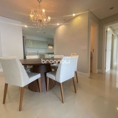 Apartamento com 137m², 4 quartos (sendo 3 suítes), 2 garagens, no bairro Cachoeira do Bom Jesus em Florianópolis