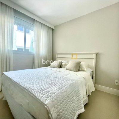 Apartamento com 137m², 4 quartos (sendo 3 suítes), 2 garagens, no bairro Cachoeira do Bom Jesus em Florianópolis
