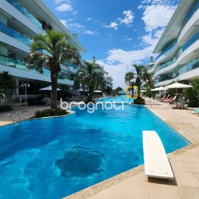 Apartamento com 137m², 4 quartos (sendo 3 suítes), 2 garagens, no bairro Cachoeira do Bom Jesus em Florianópolis