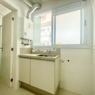 Apartamento com 137m², 4 quartos (sendo 3 suítes), 2 garagens, no bairro Cachoeira do Bom Jesus em Florianópolis