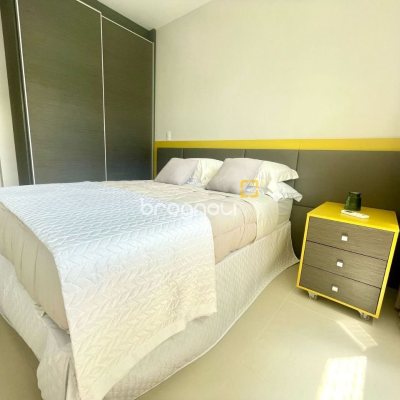 Apartamento com 137m², 4 quartos (sendo 3 suítes), 2 garagens, no bairro Cachoeira do Bom Jesus em Florianópolis