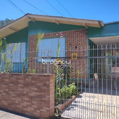 Casa com 246m², 3 quartos, 4 garagens, no bairro Saco dos Limões em Florianópolis