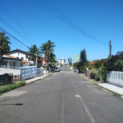 Casa com 246m², 3 quartos, 4 garagens, no bairro Saco dos Limões em Florianópolis