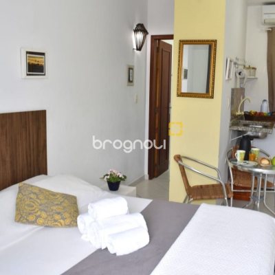 Pousada / Hotel com 301m², 7 quartos (sendo 7 suítes), 50 garagens, no bairro Barra da Lagoa em Florianópolis