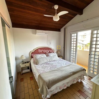 Casa com 209m², 3 quartos (sendo 1 suíte), 2 garagens, no bairro Cachoeira do Bom Jesus em Florianópolis