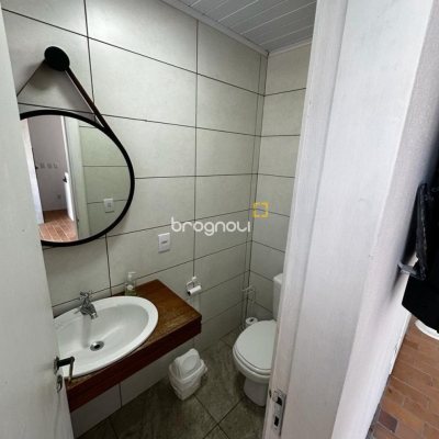 Casa com 209m², 3 quartos (sendo 1 suíte), 2 garagens, no bairro Cachoeira do Bom Jesus em Florianópolis