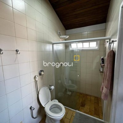 Casa com 209m², 3 quartos (sendo 1 suíte), 2 garagens, no bairro Cachoeira do Bom Jesus em Florianópolis
