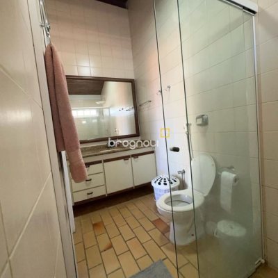 Casa com 209m², 3 quartos (sendo 1 suíte), 2 garagens, no bairro Cachoeira do Bom Jesus em Florianópolis