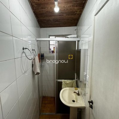 Casa com 209m², 3 quartos (sendo 1 suíte), 2 garagens, no bairro Cachoeira do Bom Jesus em Florianópolis
