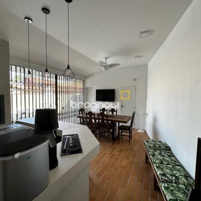 Casa com 209m², 3 quartos (sendo 1 suíte), 2 garagens, no bairro Cachoeira do Bom Jesus em Florianópolis