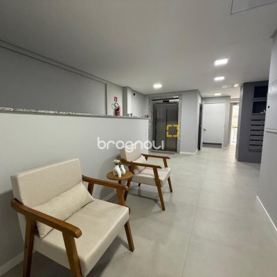 Apartamento com 48m², 1 quarto (sendo 1 suíte), 1 garagem, no bairro Centro em Florianópolis