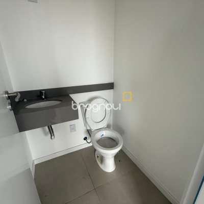 Apartamento com 48m², 1 quarto (sendo 1 suíte), 1 garagem, no bairro Centro em Florianópolis