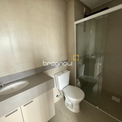 Apartamento com 48m², 1 quarto (sendo 1 suíte), 1 garagem, no bairro Centro em Florianópolis