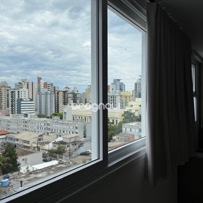 Apartamento com 48m², 1 quarto (sendo 1 suíte), 1 garagem, no bairro Centro em Florianópolis