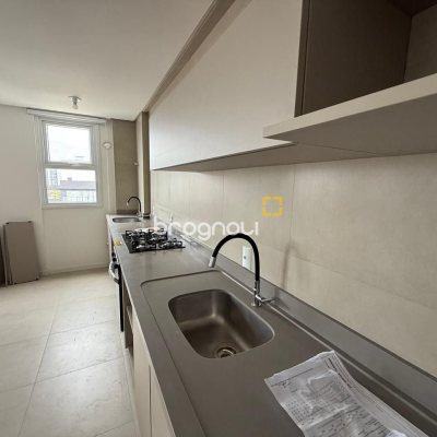 Apartamento com 48m², 1 quarto (sendo 1 suíte), 1 garagem, no bairro Centro em Florianópolis