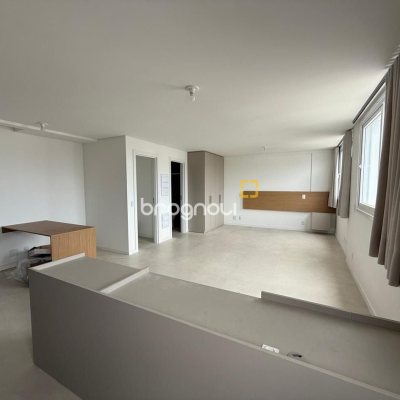 Apartamento com 48m², 1 quarto (sendo 1 suíte), 1 garagem, no bairro Centro em Florianópolis