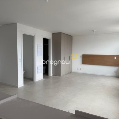 Apartamento com 48m², 1 quarto (sendo 1 suíte), 1 garagem, no bairro Centro em Florianópolis