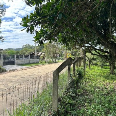Terreno com 1493m², no bairro Ibiraquera em Imbituba