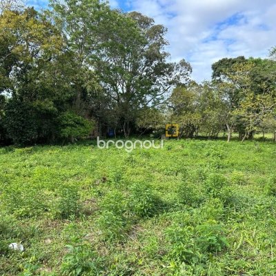 Terreno com 1493m², no bairro Ibiraquera em Imbituba