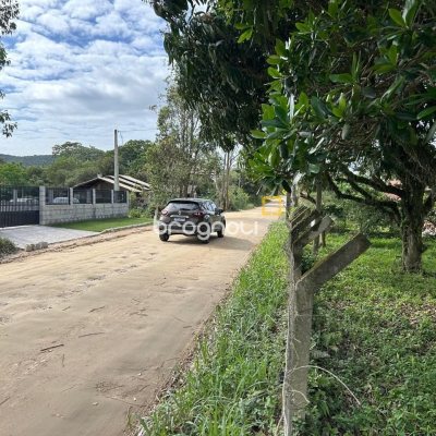 Terreno com 1493m², no bairro Ibiraquera em Imbituba