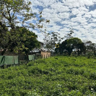 Terreno com 1493m², no bairro Ibiraquera em Imbituba