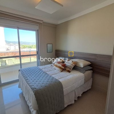 Cobertura com 246m², 4 quartos (sendo 3 suítes), 3 garagens, no bairro Cachoeira do Bom Jesus em Florianópolis