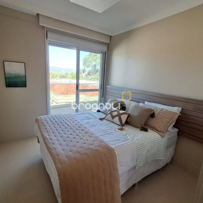 Cobertura com 246m², 4 quartos (sendo 3 suítes), 3 garagens, no bairro Cachoeira do Bom Jesus em Florianópolis
