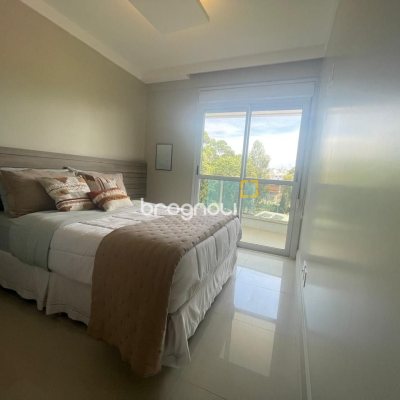 Cobertura com 246m², 4 quartos (sendo 3 suítes), 3 garagens, no bairro Cachoeira do Bom Jesus em Florianópolis