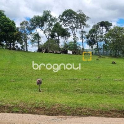 Terreno com 1000m², no bairro Invernadinha em Rancho Queimado