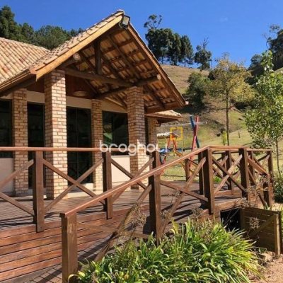 Terreno com 1000m², no bairro Invernadinha em Rancho Queimado