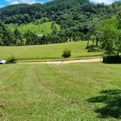 Terreno com 1000m², no bairro Invernadinha em Rancho Queimado