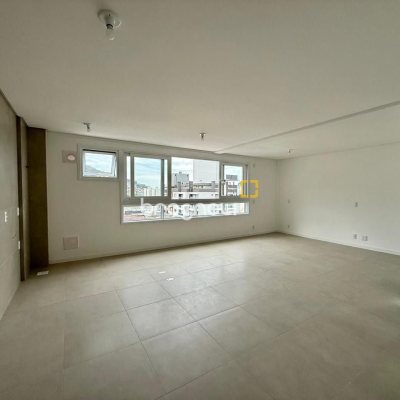 Studio com 40m², 1 quarto, 1 garagem, no bairro Centro em Florianópolis