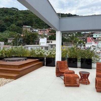 Studio com 58m², 1 quarto, 1 garagem, no bairro Centro em Florianópolis