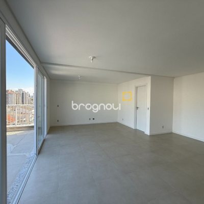 Studio com 58m², 1 quarto, 1 garagem, no bairro Centro em Florianópolis