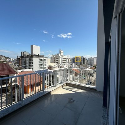 Studio com 58m², 1 quarto, 1 garagem, no bairro Centro em Florianópolis
