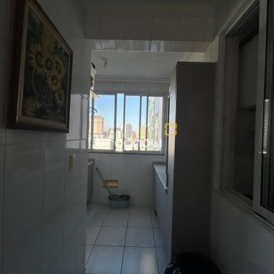 Apartamento com 138m², 4 quartos (sendo 1 suíte), 1 garagem, no bairro Kobrasol em São José
