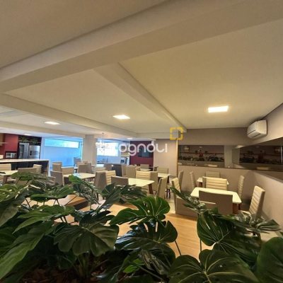 Apartamento com 138m², 4 quartos (sendo 1 suíte), 1 garagem, no bairro Kobrasol em São José