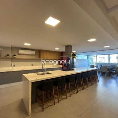 Apartamento com 138m², 4 quartos (sendo 1 suíte), 1 garagem, no bairro Kobrasol em São José