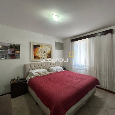 Apartamento com 138m², 4 quartos (sendo 1 suíte), 1 garagem, no bairro Kobrasol em São José