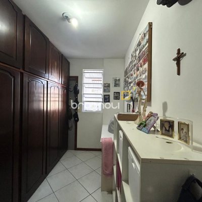 Apartamento com 138m², 4 quartos (sendo 1 suíte), 1 garagem, no bairro Kobrasol em São José