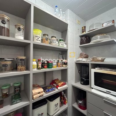 Apartamento com 138m², 4 quartos (sendo 1 suíte), 1 garagem, no bairro Kobrasol em São José
