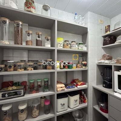 Apartamento com 138m², 4 quartos (sendo 1 suíte), 1 garagem, no bairro Kobrasol em São José